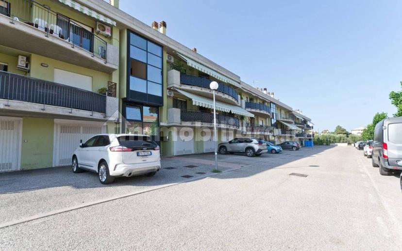 Quadrilocale ottimo stato, primo piano, Fonte Umano San Martino Alta, Città Sant'Angelo — foto 34 di 52