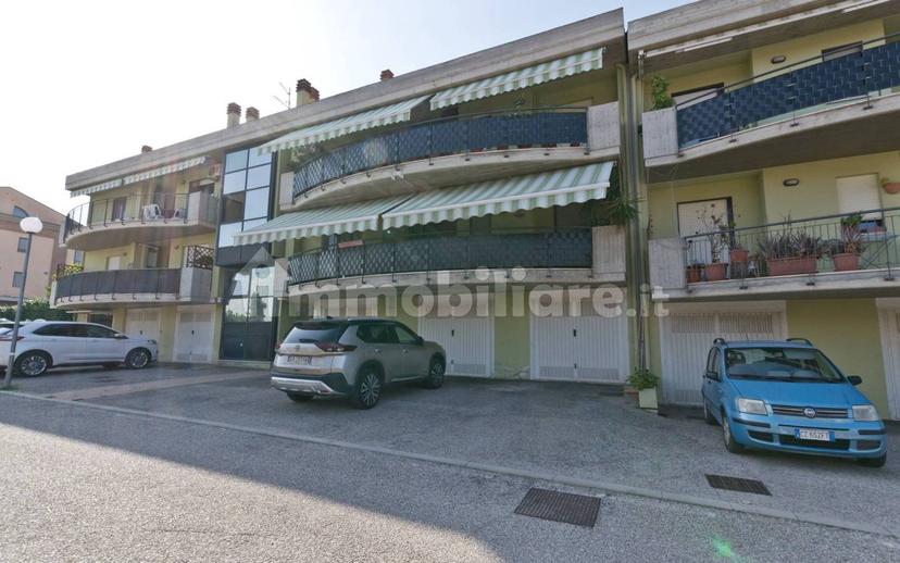 Quadrilocale ottimo stato, primo piano, Fonte Umano San Martino Alta, Città Sant'Angelo — foto 39 di 52