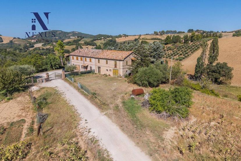 Casa colonica via Monbaroccese, Colli al Metauro — foto 44 di 52