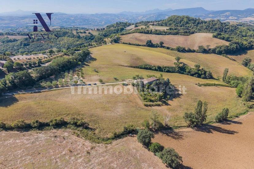 Casa colonica via Monbaroccese, Colli al Metauro — foto 7 di 52