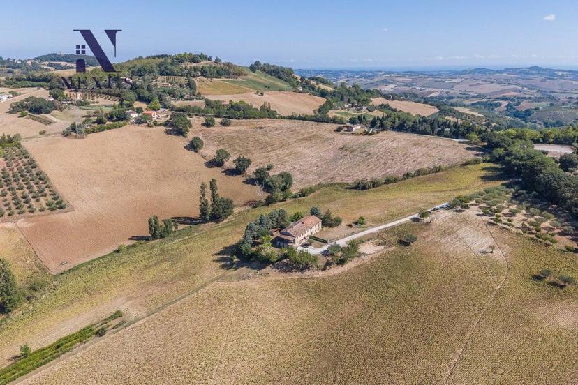 Casa colonica via Monbaroccese, Colli al Metauro — foto 19 di 52