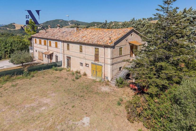 Casa colonica via Monbaroccese, Colli al Metauro — foto 2 di 52