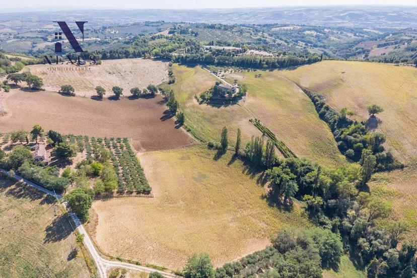 Casa colonica via Monbaroccese, Colli al Metauro — foto 24 di 52