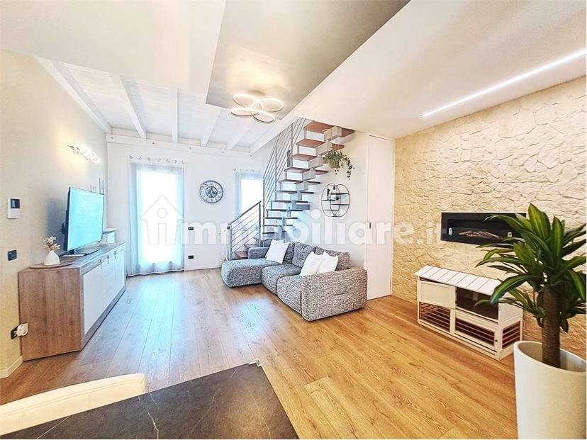 Trilocale via G. Verdi,  3, Beccacivetta Azzano, Castel d'Azzano — foto 3 di 36
