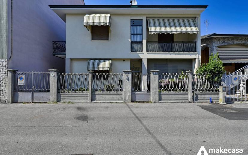 Trilocale via Martiri di Marzabotto 11, Mulazzano — foto 17 di 20
