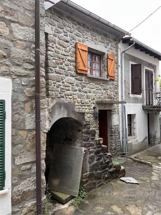 Rustico Navola di Guinadi 13, Pontremoli — foto 15 di 54