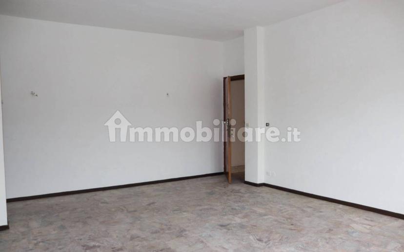 Quadrilocale via Fratelli Vicari 123, Centro, Castagnole delle Lanze — foto 4 di 20