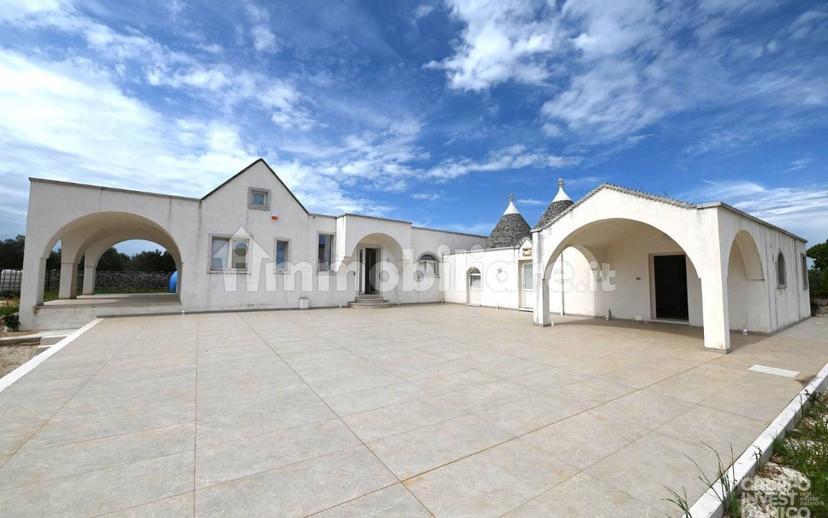 Villa unifamiliare via Alberobello, Martina Franca — foto 2 di 18