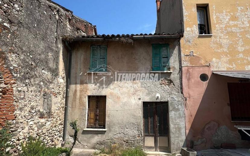 Terratetto unifamiliare via Sinigaglia 80, Centro, Castiglione delle Stiviere — foto 8 di 17