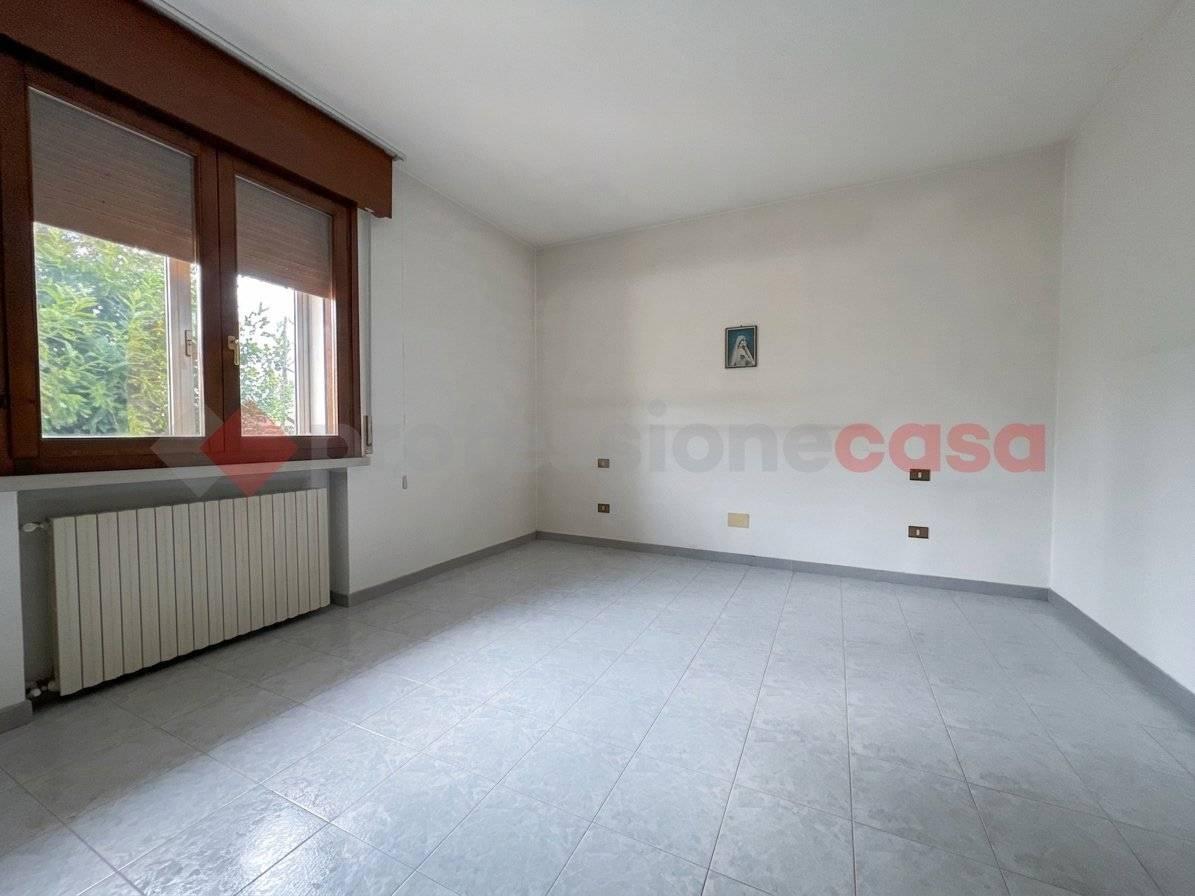 Trilocale via San Pierino, 172, Centro, Bovolone