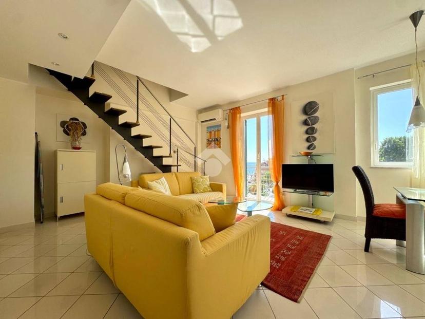 Trilocale piazza Stalla 8, Via Solva, Santa Croce, Alassio — foto 3 di 32
