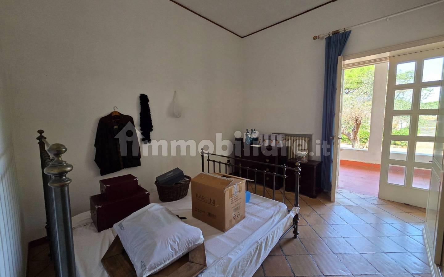 Villa unifamiliare viale della Cavalleria 14, Partigiani - Fondone, Lecce
