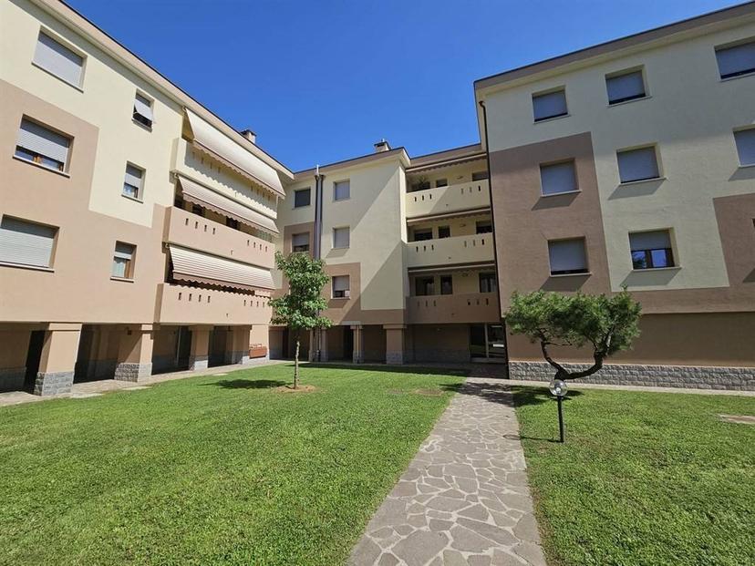 Trilocale Manzoni 30, Meda — foto 10 di 17