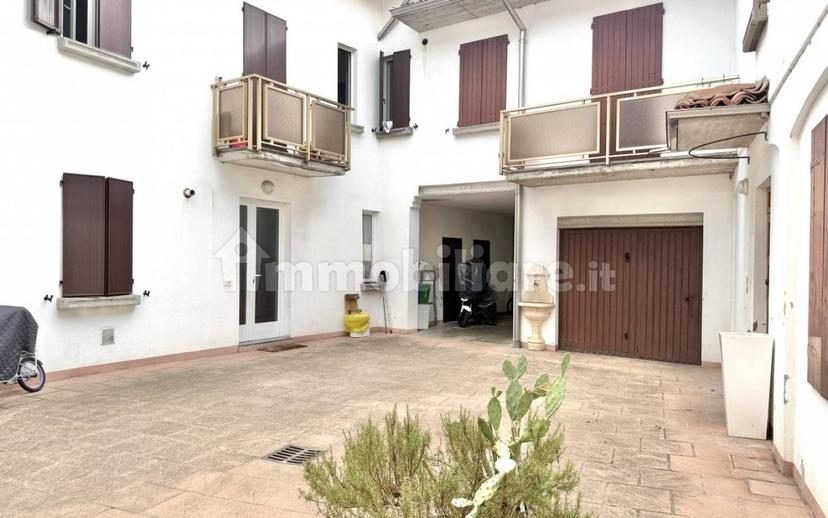 Quadrilocale piazza Martiri della Libertà 11, Centro, San Secondo Parmense — foto 20 di 26