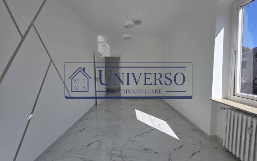 Trilocale via Antonio Gramsci 45, Centro Storico, Voghera — foto 2 di 30