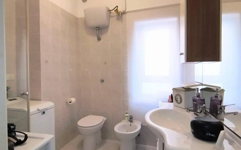 Quadrilocale via San Vincenzo 10A, Centro, Monopoli