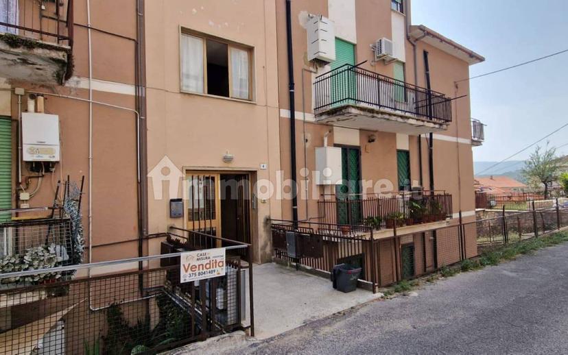 Quadrilocale via Ugo Foscolo 4, Centro, Poggio Moiano