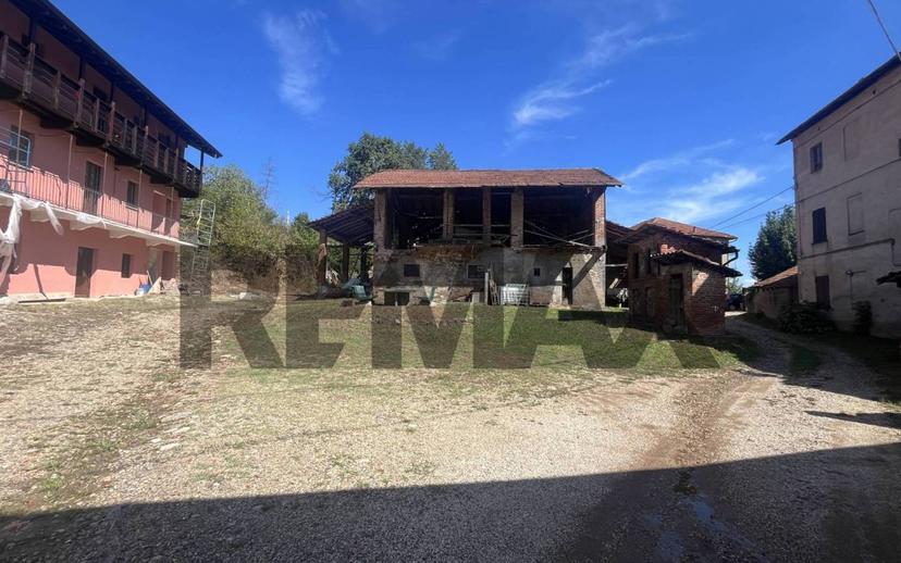 Rustico, da ristrutturare, 400 m², Borgomanero — foto 18 di 34