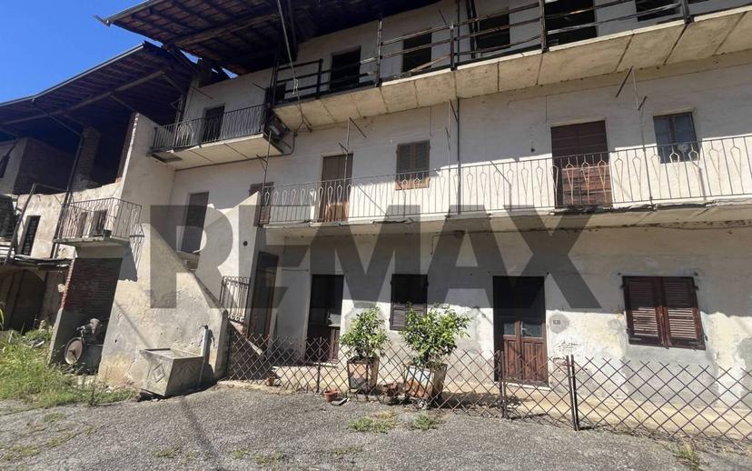 Rustico, da ristrutturare, 400 m², Borgomanero — foto 7 di 34