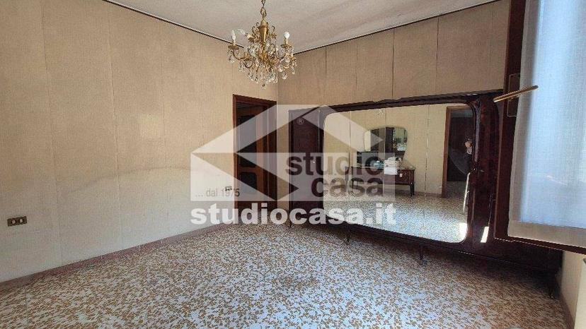 Villa bifamiliare, buono stato, 230 m², Agnadello — foto 3 di 57