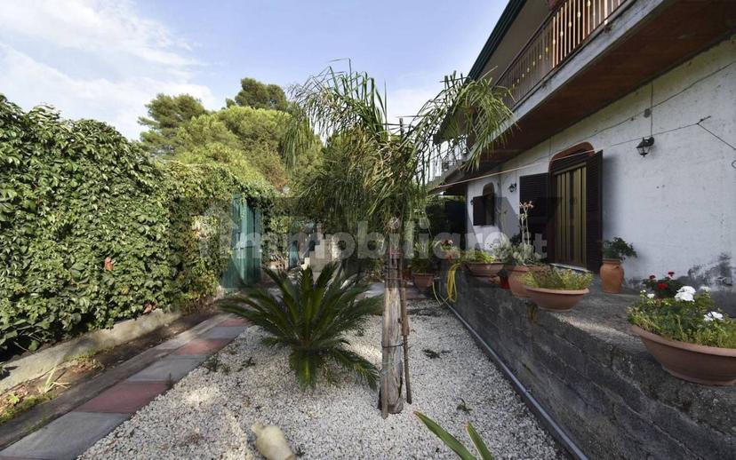 Villa bifamiliare via Paternò 333, Ragalna — foto 44 di 74
