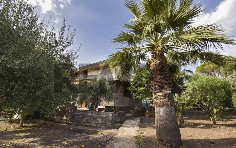 Villa bifamiliare via Paternò 333, Ragalna — foto 2 di 74