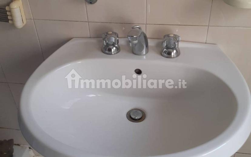 Stanza singola via Antonio Gramsci 59, Fara in Sabina — foto 3 di 7