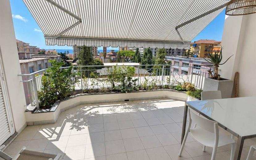 Appartamento ottimo stato, quarto piano, Centro Città, Ventimiglia — foto 10 di 21