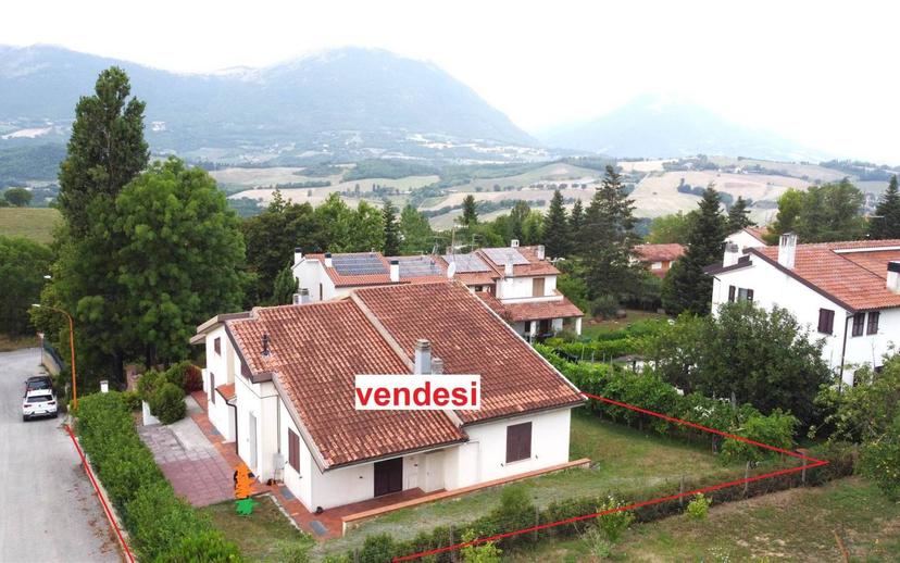 Villa unifamiliare via Francesco Primo Di Lorena, Centro, Camerino — foto 29 di 59