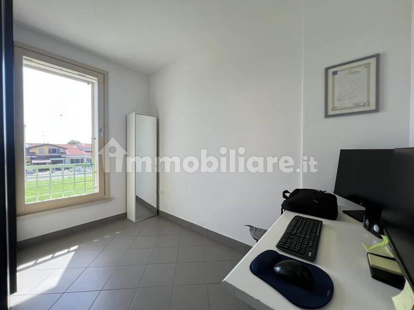 Trilocale via E. Morante 1, Centro, Roncoferraro — foto 20 di 33