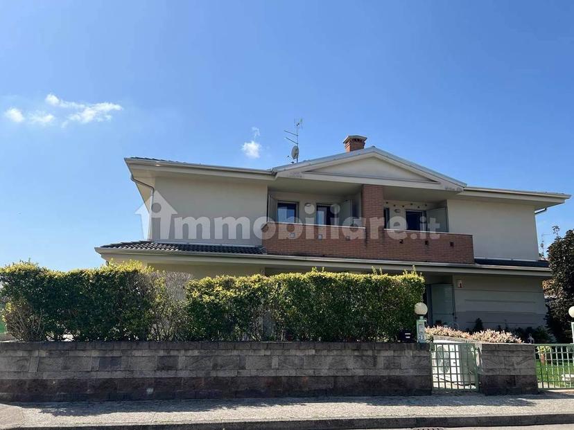 Trilocale via E. Morante 1, Centro, Roncoferraro — foto 28 di 33
