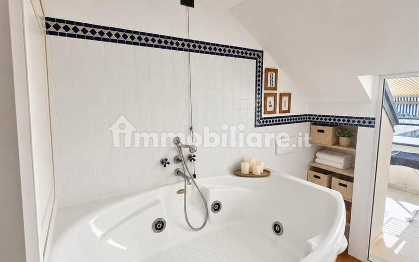 Appartamento ottimo stato, quarto piano, Centro Città, Ventimiglia — foto 7 di 21