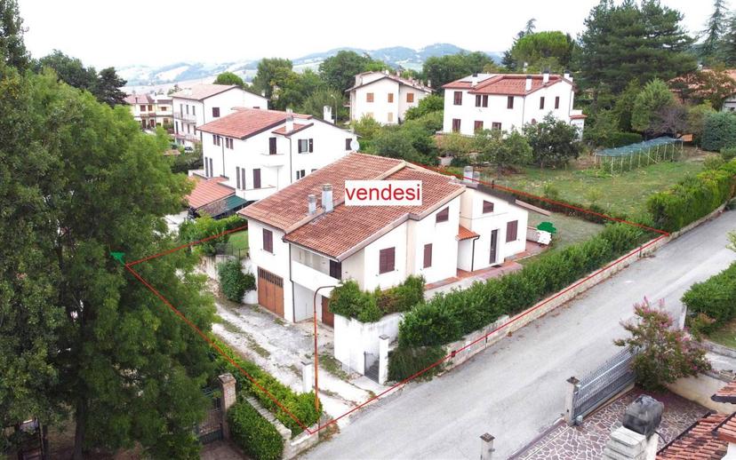 Villa unifamiliare via Francesco Primo Di Lorena, Centro, Camerino — foto 32 di 59