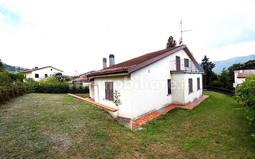 Villa unifamiliare via Francesco Primo Di Lorena, Centro, Camerino — foto 37 di 59
