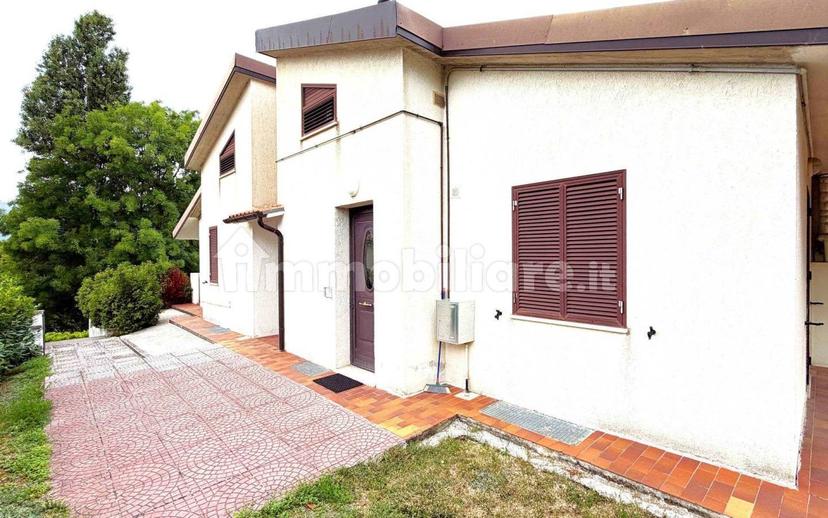Villa unifamiliare via Francesco Primo Di Lorena, Centro, Camerino — foto 54 di 59