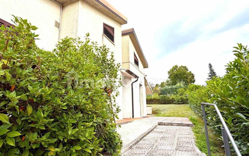 Villa unifamiliare via Francesco Primo Di Lorena, Centro, Camerino — foto 33 di 59