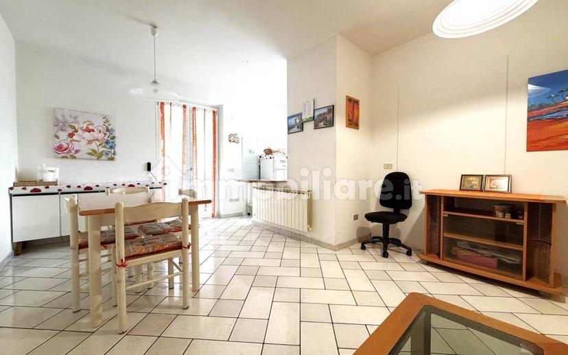 Villa unifamiliare via Francesco Primo Di Lorena, Centro, Camerino — foto 4 di 59
