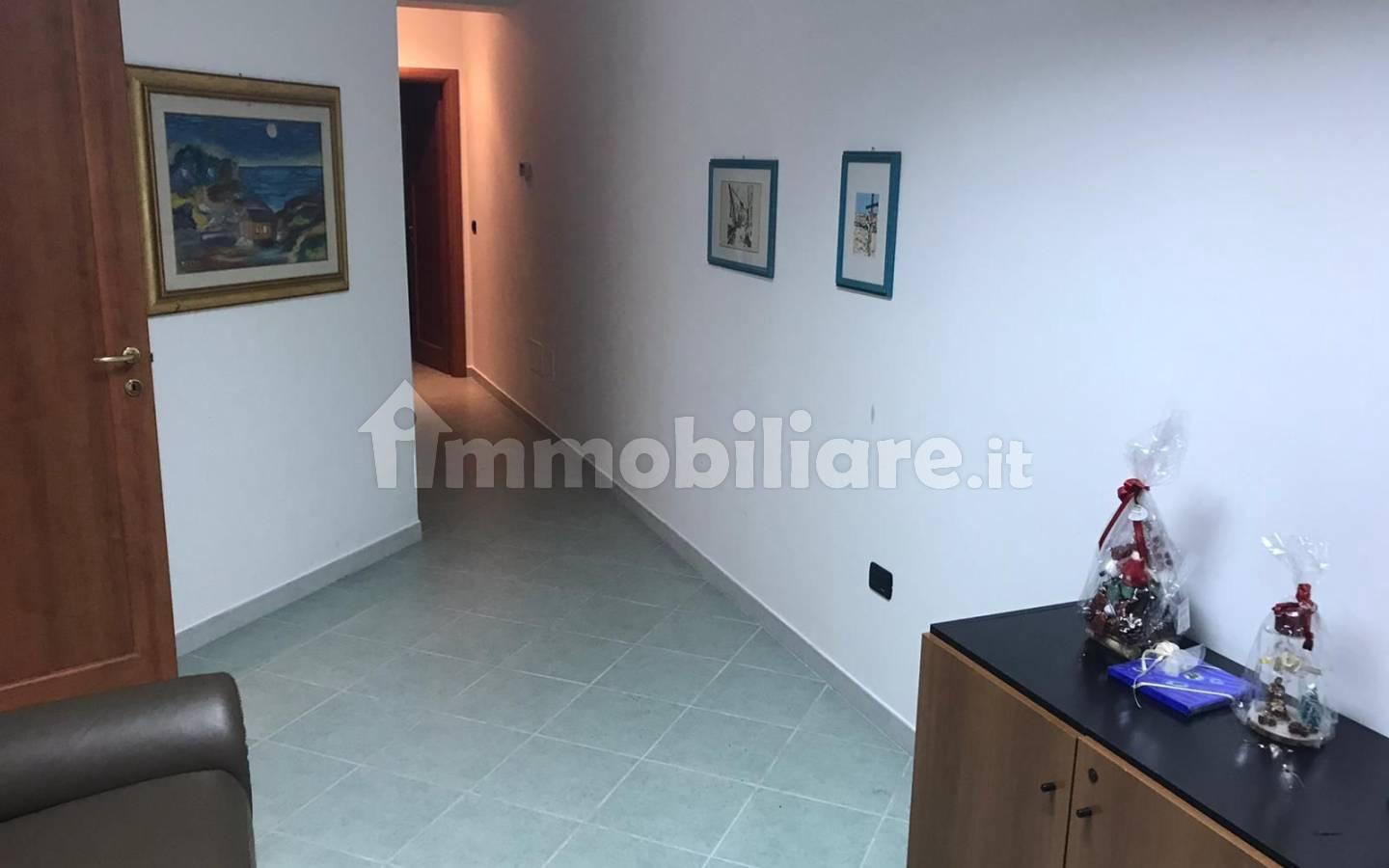 Trilocale viale Giacomo Mancini 136, Mancini, Cosenza