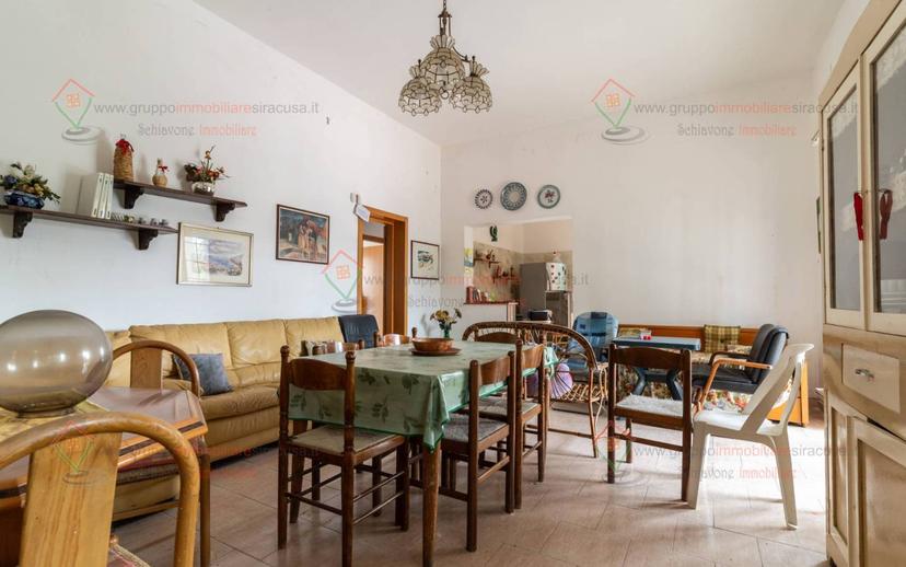 Villa unifamiliare via San Benedetto da Norcia, Tivoli, Siracusa — foto 2 di 37