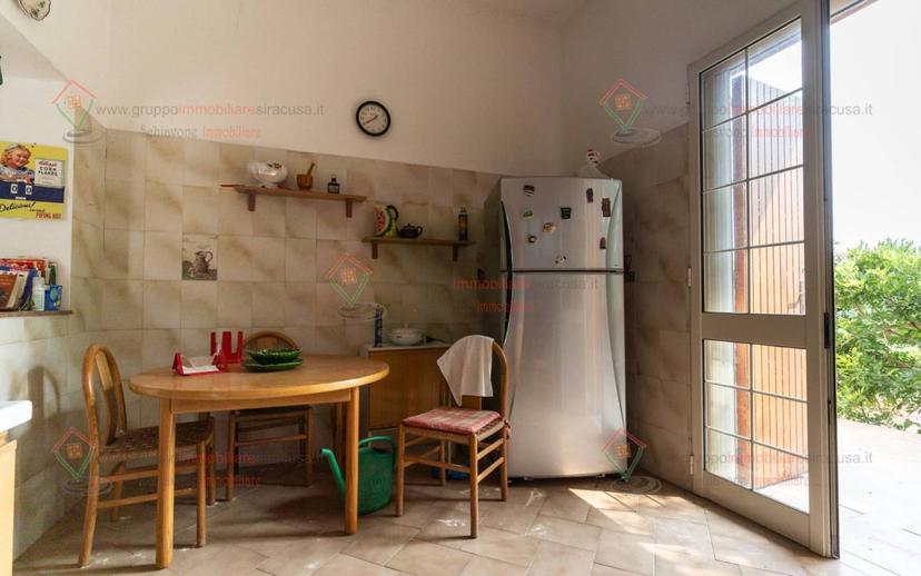 Villa unifamiliare via San Benedetto da Norcia, Tivoli, Siracusa — foto 31 di 37