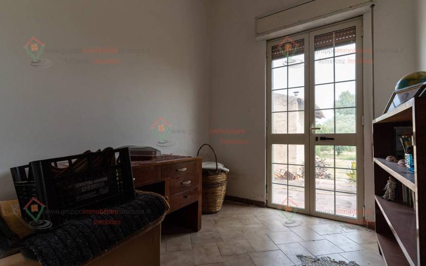 Villa unifamiliare via San Benedetto da Norcia, Tivoli, Siracusa — foto 9 di 37