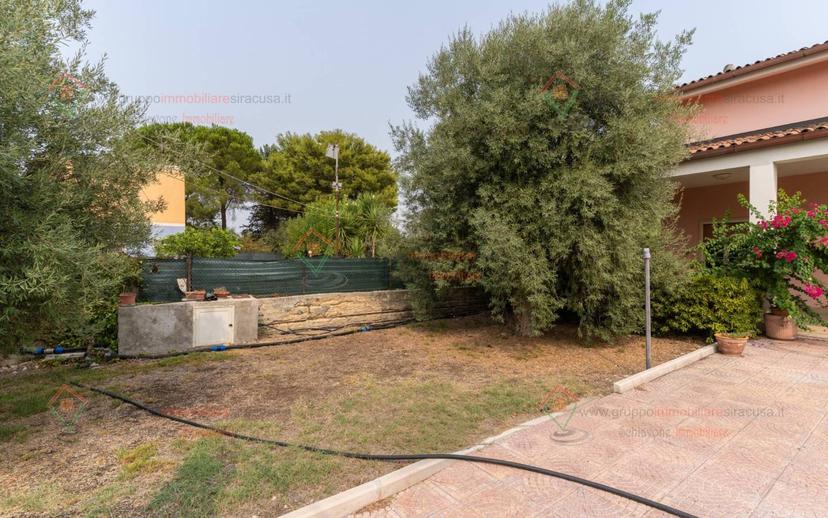 Villa unifamiliare via San Benedetto da Norcia, Tivoli, Siracusa — foto 23 di 37