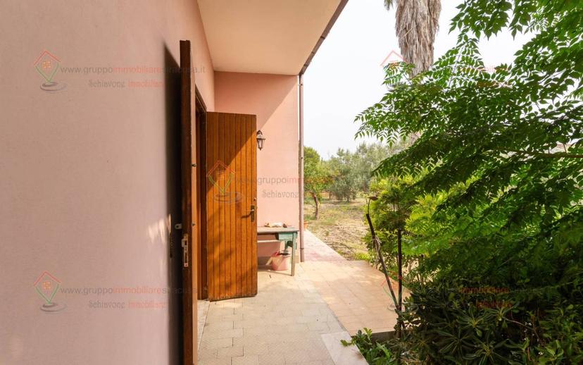 Villa unifamiliare via San Benedetto da Norcia, Tivoli, Siracusa — foto 30 di 37