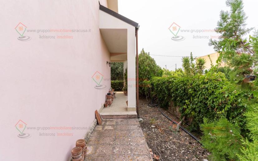 Villa unifamiliare via San Benedetto da Norcia, Tivoli, Siracusa — foto 16 di 37