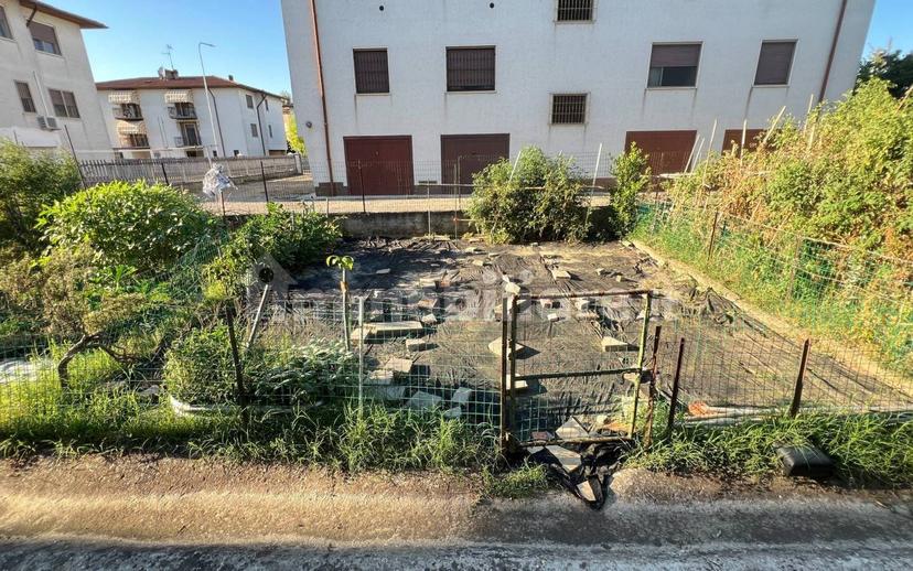 Trilocale via Alcide De Gasperi 8, Centro, Brembio — foto 10 di 34