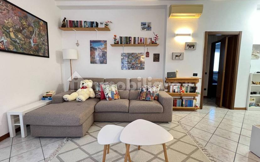 Trilocale via Alcide De Gasperi 8, Centro, Brembio — foto 2 di 34