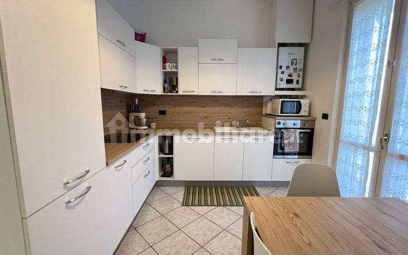Trilocale via Alcide De Gasperi 8, Centro, Brembio — foto 15 di 34