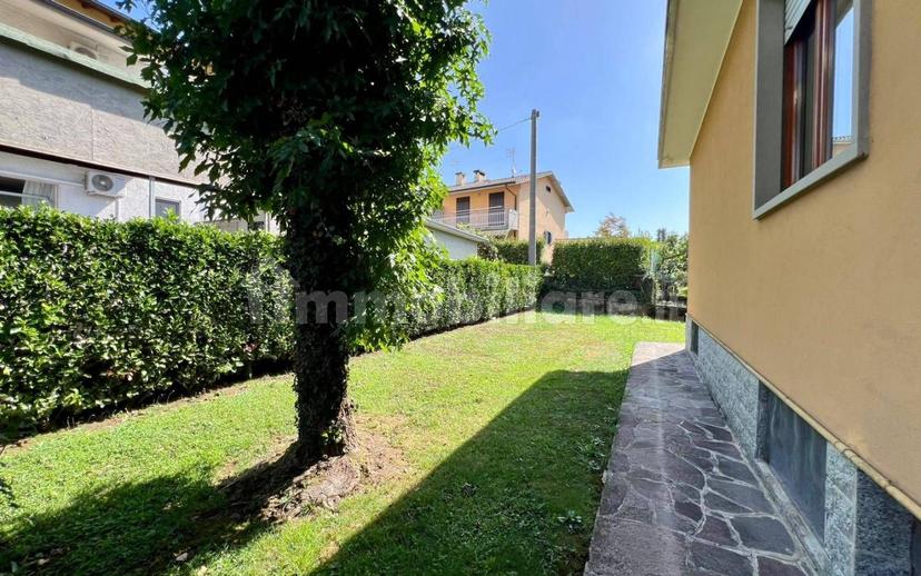 Villa unifamiliare via Cesare Battisti, Albano Sant'Alessandro — foto 7 di 30