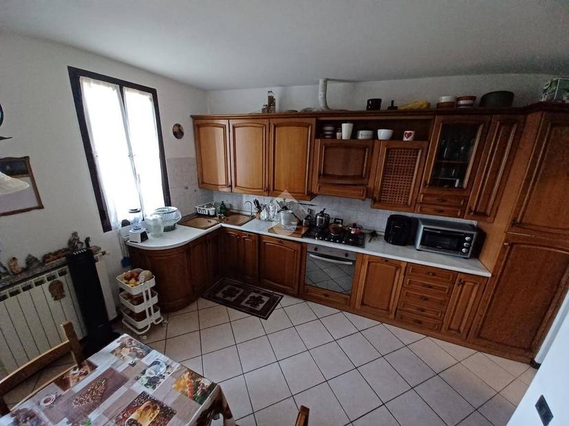 Trilocale via E. Frizzoni 19, Centro, Treviolo — foto 4 di 32