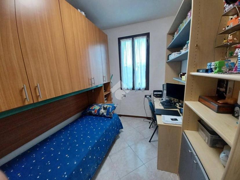 Trilocale via E. Frizzoni 19, Centro, Treviolo — foto 13 di 32